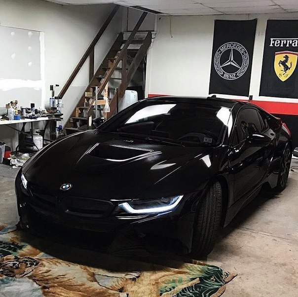 Огонь #BMW i8! 