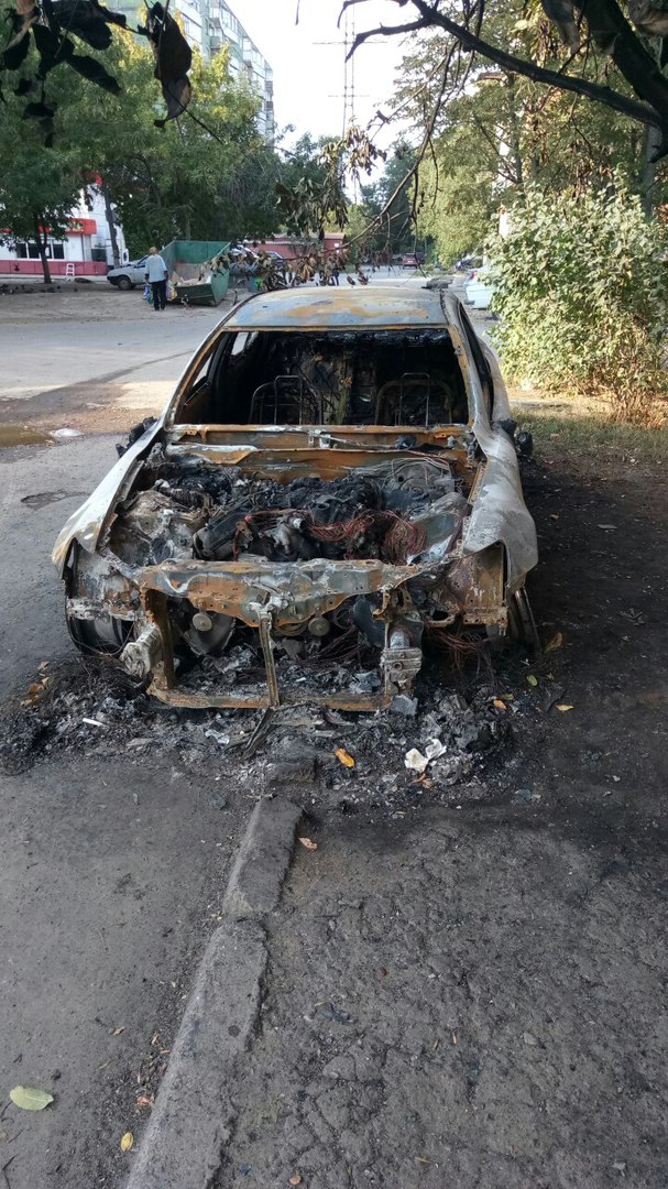 В Таганроге неизвестные сожгли Lexus за 2 млн рублей