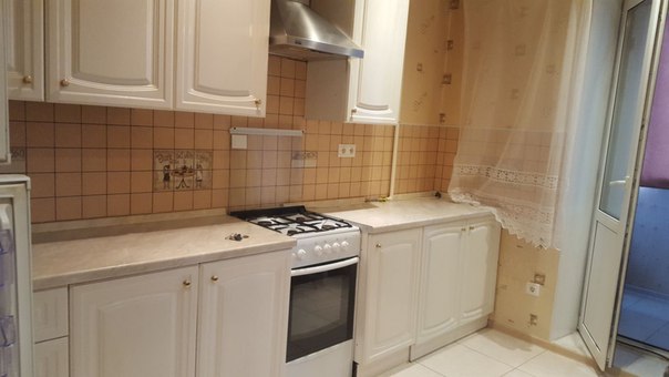 Сдается в аренду 1-к квартира, 45 м г. Домодедово, ул. Кирова, д.7, к.1 (ЖК Кировский) <br>24 000 руб. + коммунальные платежи (залог 1 месяц, без комиссий и посредников). <br>Квартира полностью меблирована, есть вся необходимая техника: холодильник, плита, стиральная машинка, духовой шкаф, пылесос. Интернет. <br>Дом кирпичный, охраняемая территория, рядом подземный паркинг. Центральная часть города, отличное транспортное сообщение, до остановки общественного транспорта 1 минута пешком. В шаговой доступности детские сады, школы, фитнес, супермаркеты, салоны красоты, аптеки. Для граждан РФ без животных и вредных привычек. - фото Фото: Сдается в аренду 1-к квартира, 45 м г. Домодедово, ул. Кирова, д.7, к.1 (ЖК Кировский) <br>24 000 руб. + коммунальные платежи (залог 1 месяц, без комиссий и посредников). <br>Квартира полностью меблирована, есть вся необходимая техника: холодильник, плита, стиральная машинка, духовой шкаф, пылесос. Интернет. <br>Дом кирпичный, охраняемая территория, рядом подземный паркинг. Центральная часть города, отличное транспортное сообщение, до остановки общественного транспорта 1 минута пешком. В шаговой доступности детские сады, школы, фитнес, супермаркеты, салоны красоты, аптеки. Для граждан РФ без животных и вредных привычек.