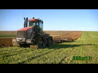 CASE IH STX 500 Quadtrac et G&B 13 corps au labour d'hiver en 2013