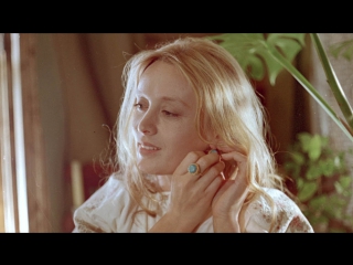 Х/Ф Зеркало (1974) Автобиографичный фильм - размышление Андрея Тарковского. В гл. ролях Маргарита Терехова и Олег Янковский.