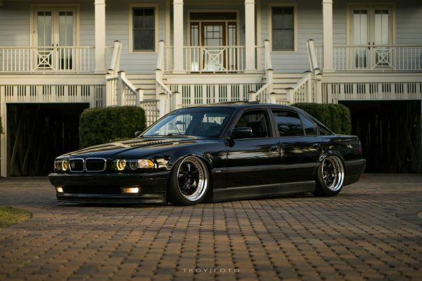 #BMW 7-Series (E38)