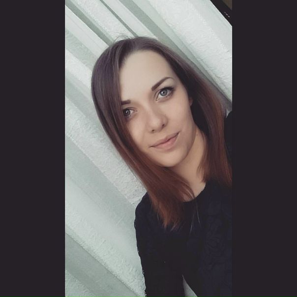 Добрый день!<br>Сниму комнату в 2-х комнатной квартире в пешей доступности от метро (максимум,минут 15). <br>Район не принципиален,но в 45-60 минутах от м.Бауманская.<br>Стоимость,на которую рассчитываю : до 18 000,включая к/п<br>Рассмотрю варианты и с депозитом,но с возможностью разбить его на 2-3 месяца.<br><br>!!Огромная просьба: риелторы,я с вами не сотрудничаю,не тратьте ни мое,ни ваше время!!<br><br>Что хочу: изолированная комната с кроватью,шкафом,столом; стиральная машина, холодильник, интернет. Если будет в комнате балкон-замечательно! Желательно не первый и не последний этажи!<br>Что предлагаю: своевременная оплата, чистота и порядок.<br>О себе: уважаю личное пространство, шумных посиделок не устраиваю, работаю много, поэтому дома практически не бываю, люблю комфорт и дружескую атмосферу.<br><br>Кто ищет хорошую соседку, звоните/пишите в ватсап 8- 953-531-семь-9-44<br> - фото Фото: Добрый день!<br>Сниму комнату в 2-х комнатной квартире в пешей доступности от метро (максимум,минут 15). <br>Район не принципиален,но в 45-60 минутах от м.Бауманская.<br>Стоимость,на которую рассчитываю : до 18 000,включая к/п<br>Рассмотрю варианты и с депозитом,но с возможностью разбить его на 2-3 месяца.<br><br>!!Огромная просьба: риелторы,я с вами не сотрудничаю,не тратьте ни мое,ни ваше время!!<br><br>Что хочу: изолированная комната с кроватью,шкафом,столом; стиральная машина, холодильник, интернет. Если будет в комнате балкон-замечательно! Желательно не первый и не последний этажи!<br>Что предлагаю: своевременная оплата, чистота и порядок.<br>О себе: уважаю личное пространство, шумных посиделок не устраиваю, работаю много, поэтому дома практически не бываю, люблю комфорт и дружескую атмосферу.<br><br>Кто ищет хорошую соседку, звоните/пишите в ватсап 8- 953-531-семь-9-44<br>