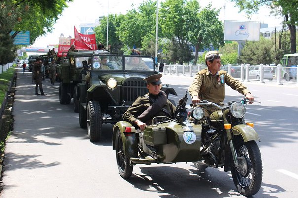 По улицам Ташкента прошла военная автоколонна в честь 72-летия Победы над фашизмом.