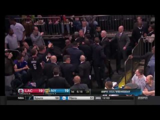 Charles Oakley still a fighter after retirement! - Fights With a Fan in Knicks Game (2017)