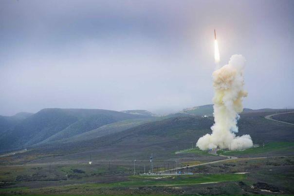В США впервые успешно испытана система кинетического перехвата межконтинентальных баллистических ракет