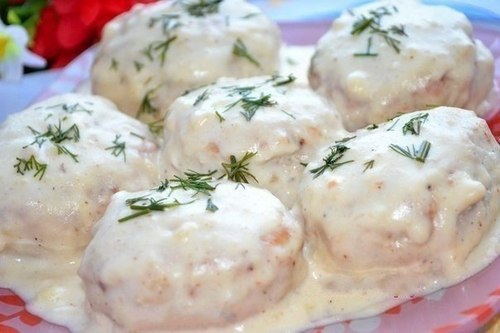 Нежные мясные тефтели в белом соусе 