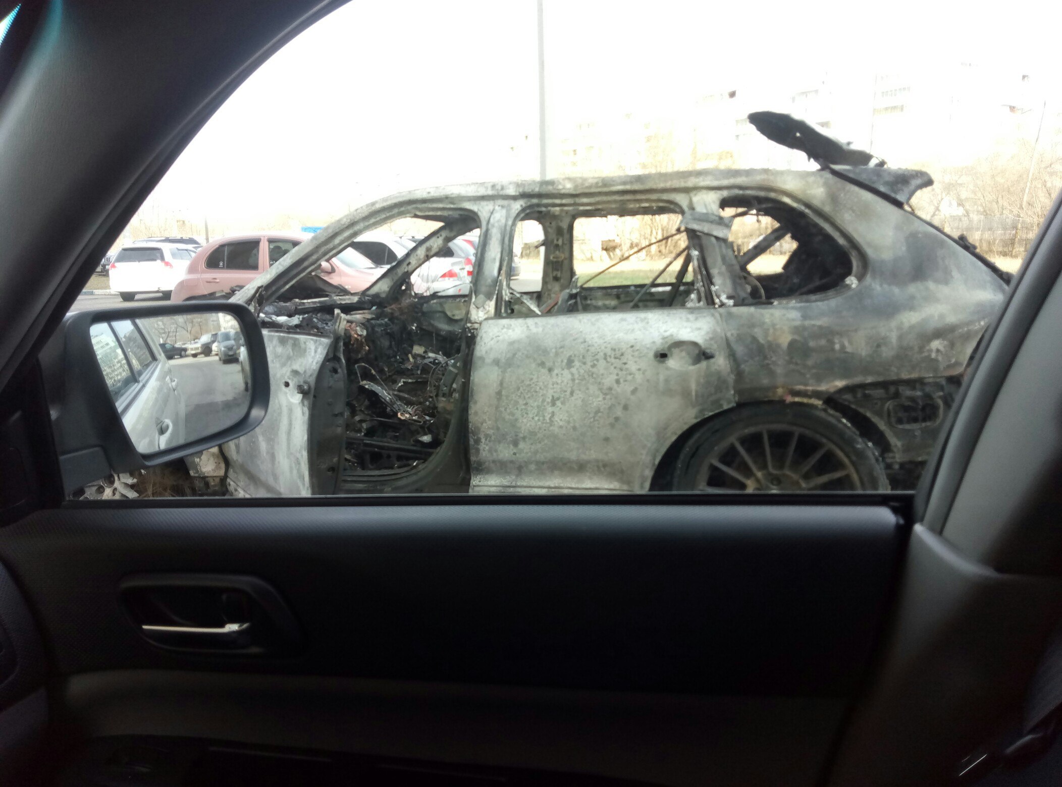 В Омске ночью сгорел Porsche Cayenne В Омске ночью сгорел Porsche Cayenne