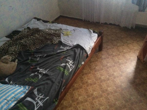 Сдаем комнату в трёхкомнатной квартире с начала октября. Причина: съехал сосед. <br>Станция метро Коньково 900 м.<br>16 500 + свет + вода + депозит. <br>В соседях в одной комнате пара, в другой один парень и кошка. Рассматриваем 1 платёжеспособного человека без животных. Оплата хозяйке проходит по безналу, её не бывает у нас в гостях. <br>Звонить 8 929 999 29 17 Андрей. - фото Фото: Сдаем комнату в трёхкомнатной квартире с начала октября. Причина: съехал сосед. <br>Станция метро Коньково 900 м.<br>16 500 + свет + вода + депозит. <br>В соседях в одной комнате пара, в другой один парень и кошка. Рассматриваем 1 платёжеспособного человека без животных. Оплата хозяйке проходит по безналу, её не бывает у нас в гостях. <br>Звонить 8 929 999 29 17 Андрей.