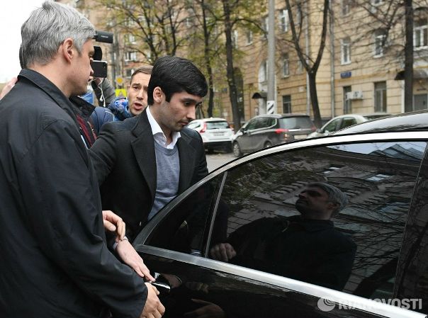 Приставы конфискуют Gelandewagen у сына вице-президента 