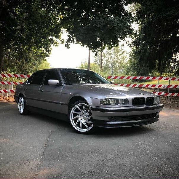 #BMW E38 