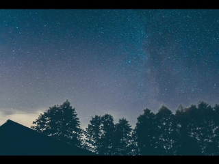 Trough the Clouds | Milky Way Timelapse - Sony a6000 + Sigma 19mm f2.8