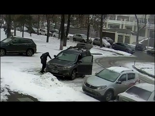 В Уфе охранники ЧОПа поймали автовора