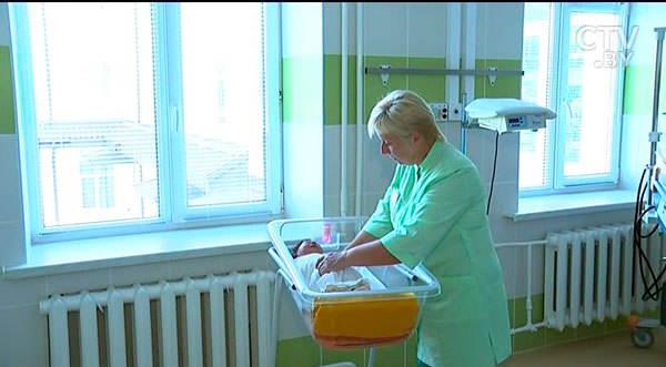 Нянечки вместо санитарок его