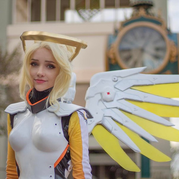 Mercy overwatch cosplay