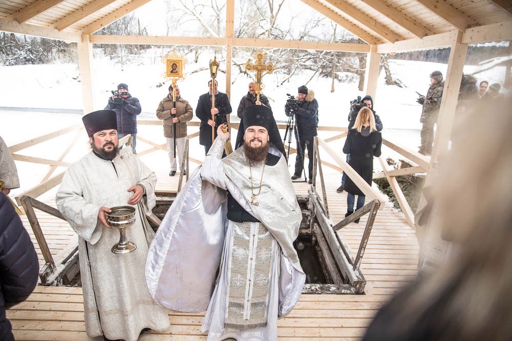 На реке Истра начались крещенские купания