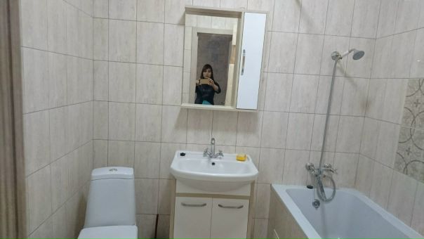 Фото: Собственник. Cдаю квартиру студию 31,4 кв.м. плюс застекленная лоджия 5,77 кв.м. на длительный <br>срок , квартира в только что построенном доме, с новой сантехникой и мебелью, до метро <br>«Новокосино» пешком 15 мин. Цена аренды 31 тыс+ счетчик. Тел 8- <br>926-117- 63-77