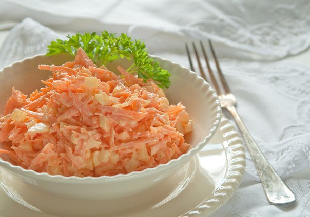 Морковный салат с яйцом 
