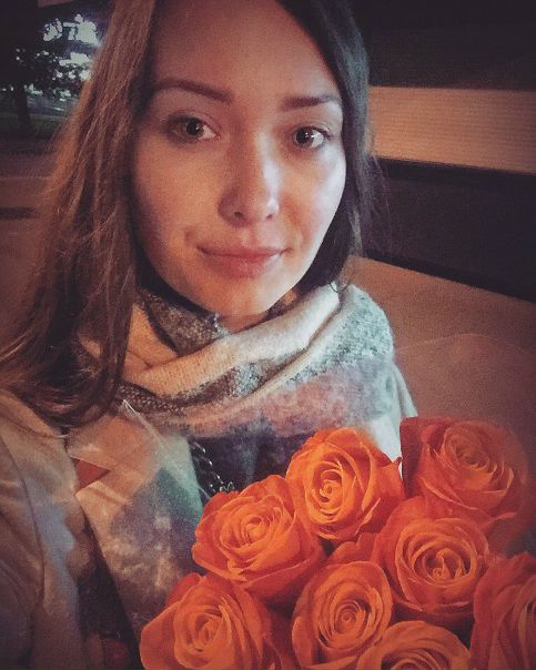 Фото: Привет, привет! Адекватная,платежеспособная девушка, идеальный квартирант- то есть я;)<br>Ищет однокомнатную квартиру ( студию) в пешей доступности от метро в пределах до 25 тыс.руб. Важно, что бы квартира была чистой и уютной, бабушкин и дедушкин вариант не интересует:) очень важна пешая доступность к метро. В преимуществе серая ветка, салатовая ветки метро ( особенно север), так же можно Новокосино, но и рассмотрю другие варианты. Переезд планирую в 20х числах октября. Работаю на серой ветке ( север). <br><br>Так же рассмотрю вариант комнаты ( но оооочень хорошенькой и уютной), в пешей- пешей доступности и вблизи к центру) с общительной, адекватной и милой соседкой ( девушкой) старше 25 лет, работающей, и уважающей личное пространство! ( не хозяйкой квартиры!!!) <br><br>О себе: работаю много ( архитектором), уважаю личное пространство, пьянки- гулянки и прочее не устраиваю, тихая, спокойная, и в меру общительная. Без вредных привычек, и домашних животных. <br><br>Квартирка- либо комнатка найдиииииись<br>89852825680 ватсап <br> Середина