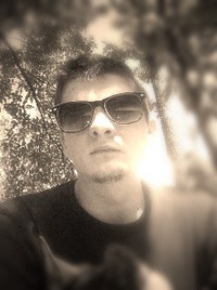 Дмитрий Глухов