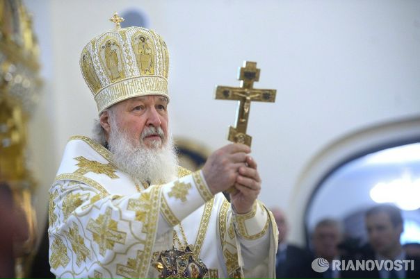 Патриарх Кирилл в канун Пасхи освятил кулич весом в полторы тонны: 