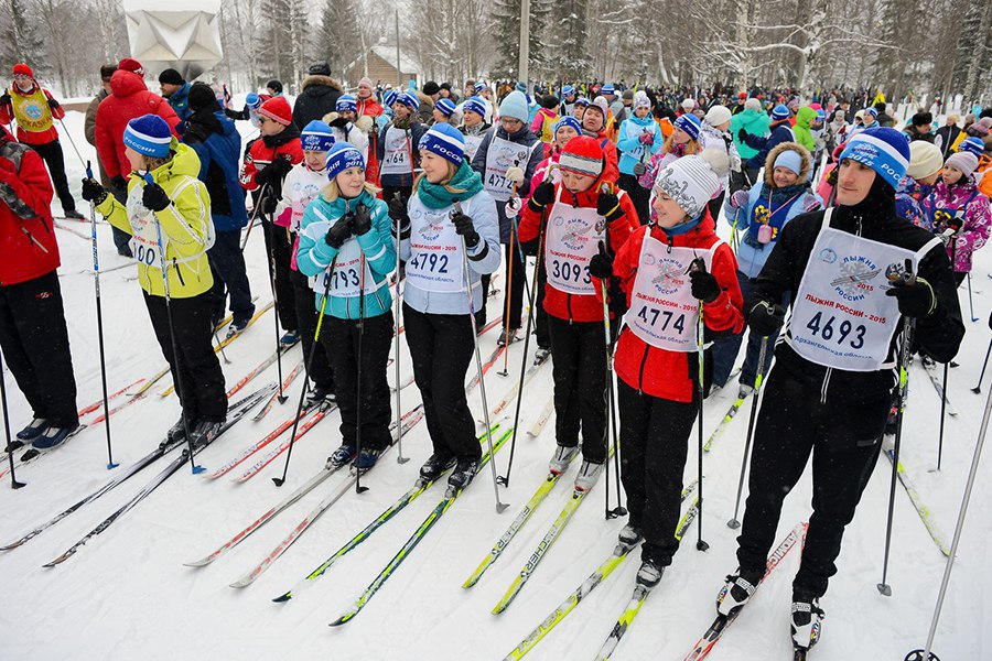 Февраль спорт. Лыжная база Молжаниново. Лыжная трасса в парке-усадьбе «Михалково». Коньково лыжи. Лыжня в Молжаниново Москва.