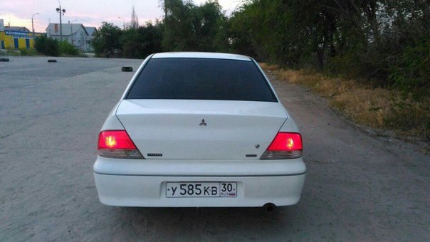 z7OyxObIhlY.jpg