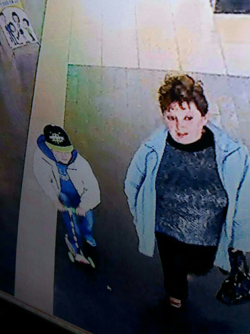 Женщина украла самокат у маленького херсонца