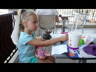 ВЛОГ Мелисса с куклой Baby Alive идут в Макдональдс ИГРУШКА Nerf Игры на детской площад...