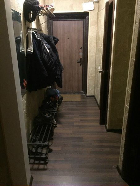 Ищу соседку<br>м.Таганская 5 минут до метро автобусом , и 10 минут до м.Римская о. квартира с ремонтом с машинкой с телевизором <br>Комната с белыми шторами шифоньер в стенку встроен <br>Зеркало с человеческий рост <br> 17500<br>Я сам на работе каждый день 5/2 с 9 до 9 без вредных привычек. Толпы домой не вожу , застолья не устраиваю. - фото Фото: Ищу соседку<br>м.Таганская 5 минут до метро автобусом , и 10 минут до м.Римская о. квартира с ремонтом с машинкой с телевизором <br>Комната с белыми шторами шифоньер в стенку встроен <br>Зеркало с человеческий рост <br> 17500<br>Я сам на работе каждый день 5/2 с 9 до 9 без вредных привычек. Толпы домой не вожу , застолья не устраиваю.