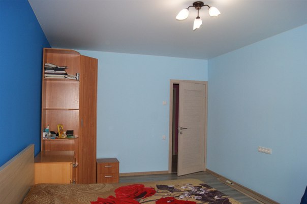 Фото: Друзья- у меня свободная комната.(Собственник Я) <br>Метро Некрасовка(Выхино)- заехать можно в любое время<br>16500 руб<br> <br>Евроремонт, сделан недавно для себя. Преимуществом является наличие двух санузлов. Распашные комнаты по 20 кв. м и утепленная лоджия. <br>Полная мебелировка и все необходимое для жизни. Новые кухонные модули, новая духовая печь, плита, пылесос, стиральная машина, WI-FI интернет. <br>Полы в комнатах ламинат ,в коридоре и кухне плитка. <br>До метро Выхино( 841а и 893а) или Новокосино(885 а) 10-12 минут на автобусах Мосгортранс или маршрутках 1232 и 564. Магазины,аптеки,школы, детский сад рядом с домом. Можно доехать до МЕГИ Белая Дача или других Торговых центров. Метро Некрасовка в 2 минутах пешей ходьбы. Открытие летом <br> <br>Агентам убедительная просьба не звонить и не беспокоить!