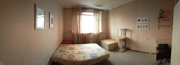 Сдается комната 16 м в 3-к квартире на 14 этаже, 17-этажного панельного дома. м. Борисово, 10 мин. пешком до метро (950 метров). <br>С 07 января сдается комната в 3-х комнатной квартире для 1 девушки или парня (предыдущая, как и до неё вышли замуж :)). <br>Со всеми удобствами: мебель, стиральная машина, холодильник, современная плита, СВЧ-печь, чайник, Wi-Fi, пылесос. Санузел раздельный. Комнаты изолированы. Рядом набережная, парк и все основные сетевые магазины, торговый центр, бассейн во дворе, отличное место для любителей покатушек на велике. <br>Соседи: два молодых парня, все работают. Дома без тусовок и шума. <br>Без комиссии, 16 000 руб. в месяц + коммуналка на троих (вода, электричество, интернет).<br> Трофимов - фото Фото: Сдается комната 16 м в 3-к квартире на 14 этаже, 17-этажного панельного дома. м. Борисово, 10 мин. пешком до метро (950 метров). <br>С 07 января сдается комната в 3-х комнатной квартире для 1 девушки или парня (предыдущая, как и до неё вышли замуж :)). <br>Со всеми удобствами: мебель, стиральная машина, холодильник, современная плита, СВЧ-печь, чайник, Wi-Fi, пылесос. Санузел раздельный. Комнаты изолированы. Рядом набережная, парк и все основные сетевые магазины, торговый центр, бассейн во дворе, отличное место для любителей покатушек на велике. <br>Соседи: два молодых парня, все работают. Дома без тусовок и шума. <br>Без комиссии, 16 000 руб. в месяц + коммуналка на троих (вода, электричество, интернет).<br> Трофимов