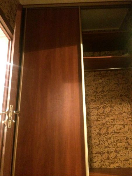 Сдам в аренду 2-ую кв. 60 кв м, г.Москва.Предоплата 42 т.р., депозит 42 т.р.(депозит можно разбить на две части).В квартире вся необходимая мебель.Интернет,кондиционер,стеклопакеты,свч печ, холодильник <br>no frost,машина автомат,большой встроенный шкаф купе.В близи 2 станции метро.Автостоянка с охраной,Возле дома торговые центры,магазины,Бассейн,Спортклуб-фитнес,школы,сады,парки,набережная Москвы-реки.Подьезд чистый,новые лифты.Дом 22 этажа.Все вопросы в личку.Фото вышлю.Собственник. - фото Фото: Сдам в аренду 2-ую кв. 60 кв м, г.Москва.Предоплата 42 т.р., депозит 42 т.р.(депозит можно разбить на две части).В квартире вся необходимая мебель.Интернет,кондиционер,стеклопакеты,свч печ, холодильник <br>no frost,машина автомат,большой встроенный шкаф купе.В близи 2 станции метро.Автостоянка с охраной,Возле дома торговые центры,магазины,Бассейн,Спортклуб-фитнес,школы,сады,парки,набережная Москвы-реки.Подьезд чистый,новые лифты.Дом 22 этажа.Все вопросы в личку.Фото вышлю.Собственник.