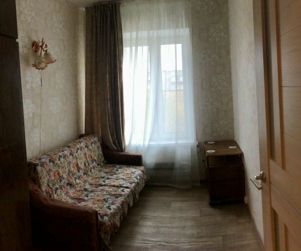 От собственника сдается изолированная комната в двухкомнатной квартире. <br>15000 руб. в месяц плюс коммуналка пополам. Чистая, ухоженная квартира, недавно был сделан ремонт. 5 минут от метро Царицыно, рядом два парка, магазины. <br>В соседней комнате живет одна девушка. В квартире все для проживания имеется. В комнате диван двуспальный, шкаф, тумба. Сдадим порядочной, некурящей чистоплотной девушке или молодому человеку. По всем вопросам пишите в личку.<br> Иванова - фото Фото: От собственника сдается изолированная комната в двухкомнатной квартире. <br>15000 руб. в месяц плюс коммуналка пополам. Чистая, ухоженная квартира, недавно был сделан ремонт. 5 минут от метро Царицыно, рядом два парка, магазины. <br>В соседней комнате живет одна девушка. В квартире все для проживания имеется. В комнате диван двуспальный, шкаф, тумба. Сдадим порядочной, некурящей чистоплотной девушке или молодому человеку. По всем вопросам пишите в личку.<br> Иванова