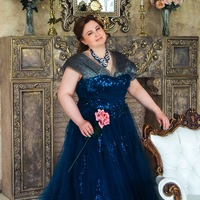 Анна Година