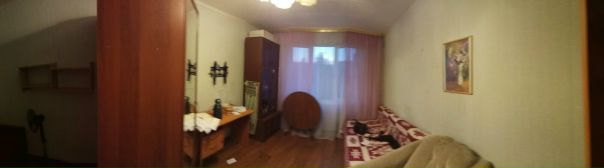 Фото: Сдам комнату. Собственник. Комната в коммунальной квартире без хозяев, одна из трёх.В двух других живут, девушка фармацевт и семья 40-45 лет, рабочие. Для жизни есть все, на длительный срок, 17000 плюс вода и свет по счётчику, семье или паре. Депозит 100%, разбивиаетя на 2-3 месяца, не комиссии, национальность не имеет значения. контактный телефон 89687854375.<br> Батикова