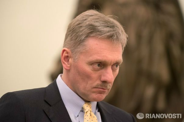 Песков ответил на сообщения о содействии в выдаче загранпаспорта Навальному: 