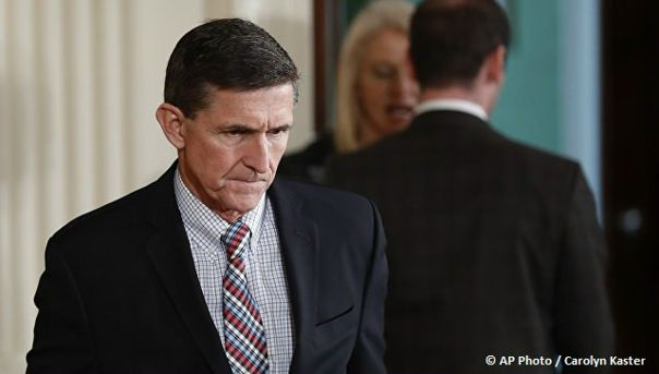 Обама предупреждал Трампа не брать на работу генерала Флинна, сообщают СМИ: 