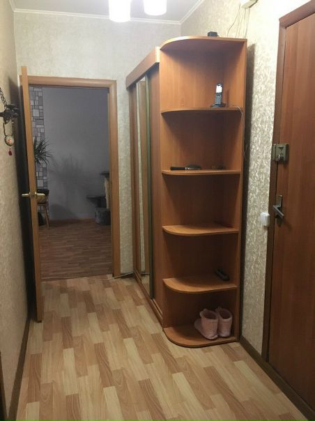 Сдается комната с хорошим ремонтом в 2-х комнатной квартире, 21 кв. м. на длительный срок. Все необходимое для жилья есть. Комната с балконом. В соседней комнате проживает я и мой отец. В личную жизнь не лезем. Не конфликтные, спокойные. Санузел раздельный, есть стиральная машинка. В квартире есть кошка. Для заселения ищем одну девушку, чистоплотную, платежеспособную, уважающую чужое пространство. Цена 17500 руб/мес. депозит 8500. Коммунальные платежи и интернет включены в стоимость. Заезд возможен через 2 дня со дня согласование. Просьба агентов не беспокоить!!! Адрес: г. Москва, метро шипиловская или красногвардейская, дом 36, к. 1<br>Тел: 89672037314<br> Терехова - фото Фото: Сдается комната с хорошим ремонтом в 2-х комнатной квартире, 21 кв. м. на длительный срок. Все необходимое для жилья есть. Комната с балконом. В соседней комнате проживает я и мой отец. В личную жизнь не лезем. Не конфликтные, спокойные. Санузел раздельный, есть стиральная машинка. В квартире есть кошка. Для заселения ищем одну девушку, чистоплотную, платежеспособную, уважающую чужое пространство. Цена 17500 руб/мес. депозит 8500. Коммунальные платежи и интернет включены в стоимость. Заезд возможен через 2 дня со дня согласование. Просьба агентов не беспокоить!!! Адрес: г. Москва, метро шипиловская или красногвардейская, дом 36, к. 1<br>Тел: 89672037314<br> Терехова