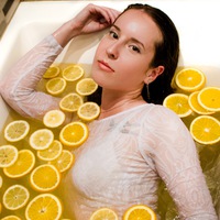 Иляна Вайолет