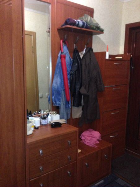 Подселю девушку на долгий срок в однокомнатную квартиру без в/а.<br>Оплата 18500, депозит имеется, коммунальные платежи выходят максимум в 1500 и это с кабельным и интернетом. Общая площадь квартиры 37 квадратов, 2 спальных места, вся бытовая техника имеется и 2 больших шкафа. Владелец квартиры адекватный, развитая инфраструктура, тёплая квартира и до метро Новые Черёмушки 1 минута. <br>Телефон для связи 8 926 796 02 54<br> Mironova - фото Фото: Подселю девушку на долгий срок в однокомнатную квартиру без в/а.<br>Оплата 18500, депозит имеется, коммунальные платежи выходят максимум в 1500 и это с кабельным и интернетом. Общая площадь квартиры 37 квадратов, 2 спальных места, вся бытовая техника имеется и 2 больших шкафа. Владелец квартиры адекватный, развитая инфраструктура, тёплая квартира и до метро Новые Черёмушки 1 минута. <br>Телефон для связи 8 926 796 02 54<br> Mironova