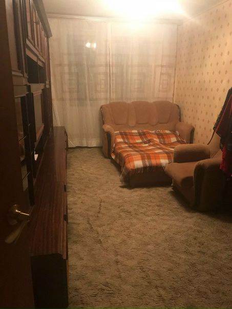 Ищем девушку для подселения в трёхкомнатную квартиру. Местонахождение: метро Беляево, 5 минут от метро. Недалеко от дома магазины Магнит, Ашан, Пятёрочка и вся необходимая инфраструктура. Спокойный район. <br>Всё необходимое для проживания есть.<br>О себе: дружелюбные, общительные, спокойные. <br>Стоимость: 10 тыс. + коммуналка + интернет. <br>По всем вопросам в личные сообщения.<br><br> Сильченко - фото Фото: Ищем девушку для подселения в трёхкомнатную квартиру. Местонахождение: метро Беляево, 5 минут от метро. Недалеко от дома магазины Магнит, Ашан, Пятёрочка и вся необходимая инфраструктура. Спокойный район. <br>Всё необходимое для проживания есть.<br>О себе: дружелюбные, общительные, спокойные. <br>Стоимость: 10 тыс. + коммуналка + интернет. <br>По всем вопросам в личные сообщения.<br><br> Сильченко