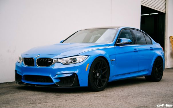#BMW M3 в цвете Yas Marina Blue