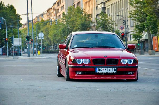 #BMW (E38)