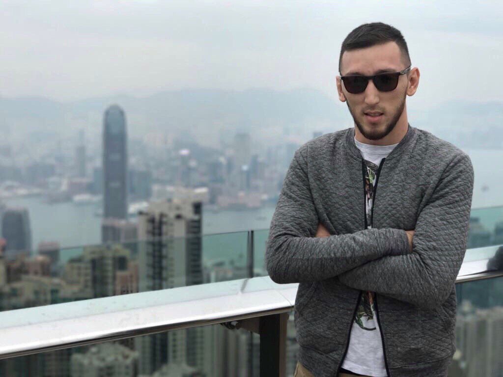 дамир абдрахманов. саят абдрахманов нос. саят абдрахманов пётр ян. менеджер петра яна саят абдрахманов. боец менеджер.