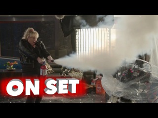Pitch Perfect 3: Behind the Scene Featurette with Anna Kendrick and Rebel Wilson