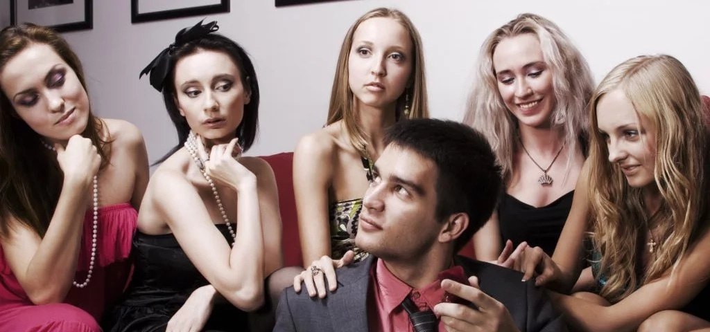 multiple-sexual-partners-and-young-people-girls-with-hot-body