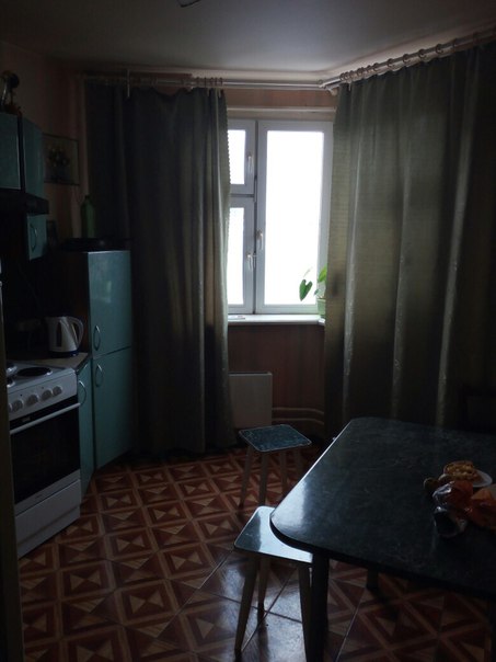 Москва. Р-н Кажухово. 15 мин автобус м. Выхино и М. Новокосино. Сдается комната под ключ 20кв.м. С балконом в 2х комнатной квартире. 18000т.р. + свет и вода по счетчикам. Всё необходимое для комфортного проживания имеется. Страховой депозит разбивается на 2 месяца. В соседней комнате проживают 2 девушки. Предпочтение гражданам РФ славянской внешности. 2 девушки/ молодая пара. Платежеспособные, чистоплотные, на длительный срок. Просмотр квартиры ежедневно с 19:00-21:00. По вопросам писать вацап 89689225574 - фото Фото: Москва. Р-н Кажухово. 15 мин автобус м. Выхино и М. Новокосино. Сдается комната под ключ 20кв.м. С балконом в 2х комнатной квартире. 18000т.р. + свет и вода по счетчикам. Всё необходимое для комфортного проживания имеется. Страховой депозит разбивается на 2 месяца. В соседней комнате проживают 2 девушки. Предпочтение гражданам РФ славянской внешности. 2 девушки/ молодая пара. Платежеспособные, чистоплотные, на длительный срок. Просмотр квартиры ежедневно с 19:00-21:00. По вопросам писать вацап 89689225574
