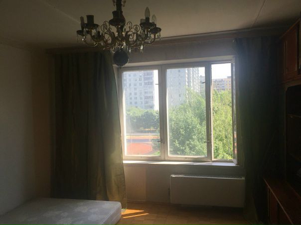 Без посредников. Сдам комнату в 3-х комнатной квартире в 12-ти минутах ходьбы от м. Тёплый Стан. Ищу дружелюбного и творческого человека.<br>Цена вопроса - 15 000 в месяц + коммуналка, электричество и инет. При въезде нужно заплатить сразу за первый и последний месяц. - фото Фото: Без посредников. Сдам комнату в 3-х комнатной квартире в 12-ти минутах ходьбы от м. Тёплый Стан. Ищу дружелюбного и творческого человека.<br>Цена вопроса - 15 000 в месяц + коммуналка, электричество и инет. При въезде нужно заплатить сразу за первый и последний месяц.