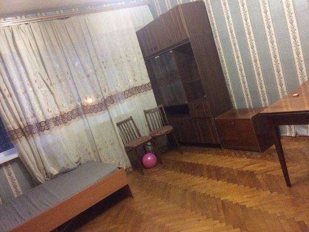 От собственника сдается комната в 2-х к кв,в другой живет семья,на длительный срок. Ремонт не евро,но вполне уютно. <br>В квартире wi-fi, машинка, холодильник, посуда, санузел раздельный. <br>В комнате кровать, диван, два шкафа,стол. <br>Квартира на 4-м этаже, 12-и этажного дома.<br>Метро Бибирево в 10-и мин, м. Алтуфьево 15 мин, магазины в 2-х мин. Спальный район.<br>Плата 20000, к/у включены.<br>Звоните по номеру +7 965 174 83 11 или пишите в лс<br> Султанова - фото Фото: От собственника сдается комната в 2-х к кв,в другой живет семья,на длительный срок. Ремонт не евро,но вполне уютно. <br>В квартире wi-fi, машинка, холодильник, посуда, санузел раздельный. <br>В комнате кровать, диван, два шкафа,стол. <br>Квартира на 4-м этаже, 12-и этажного дома.<br>Метро Бибирево в 10-и мин, м. Алтуфьево 15 мин, магазины в 2-х мин. Спальный район.<br>Плата 20000, к/у включены.<br>Звоните по номеру +7 965 174 83 11 или пишите в лс<br> Султанова